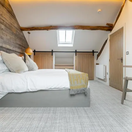 1 Bed In Oc-lr229 Holiday home *